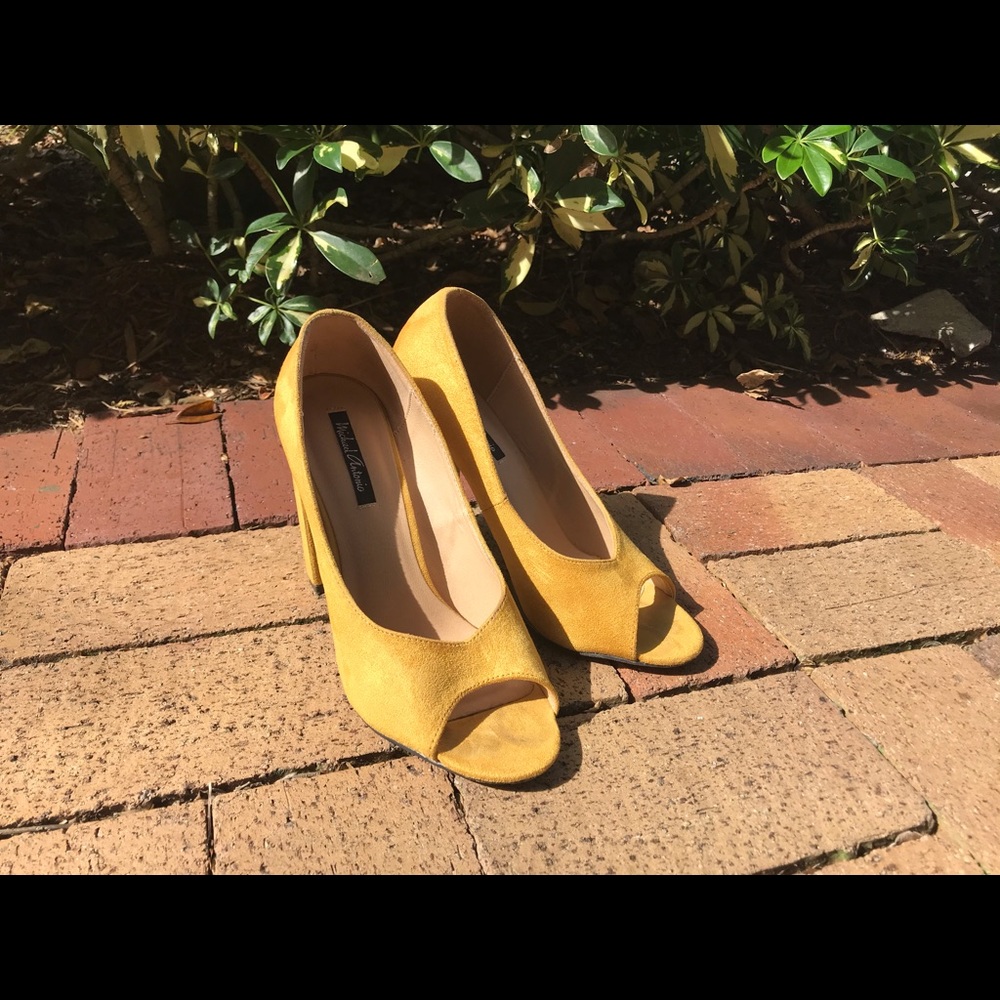 Yellow shoes. Perfect for work.